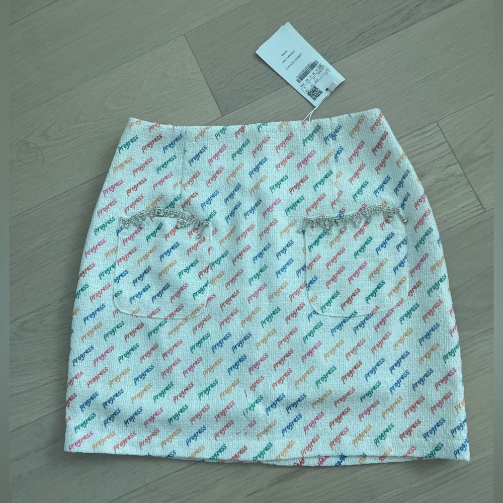 New Urban Revivo White Mini Skirt with Prints and jewel chain decoration